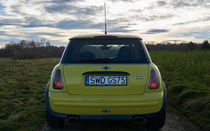 MINI ONE cena 7700 przebieg: 262950, rok produkcji 2001 z Rybnik małe 37